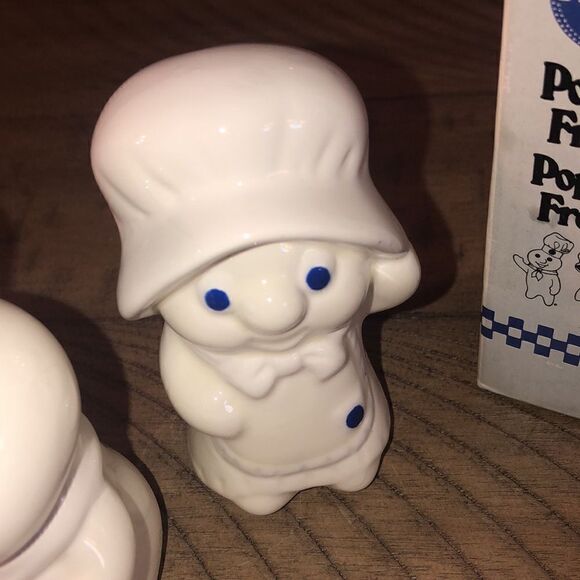 Poppin and Poppie Fresh Pillsbury Dough Salt 🧂 & 🫑 Shakers Small 💍 Bowl - Picture 6 of 17